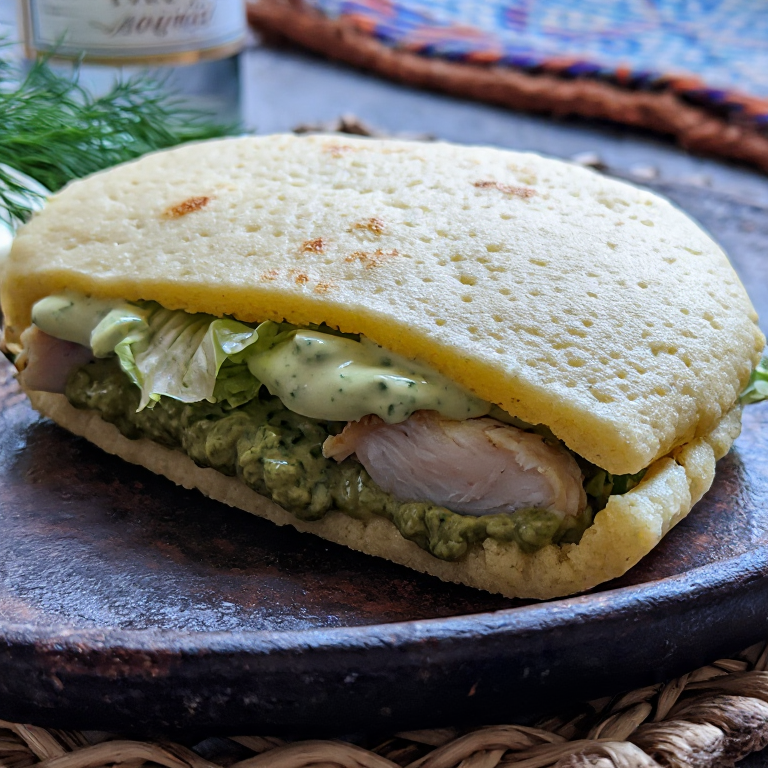 Arepa de Fiskefrikadeller (Arepa de Albóndigas de Pescado Danesas)