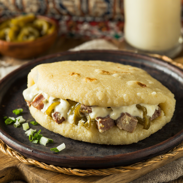Arepa Eslovaca de Bryndza y Tocino