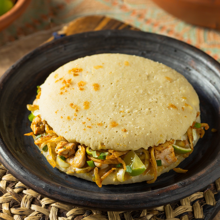 Arepa Saoto: Fusión Surinamesa